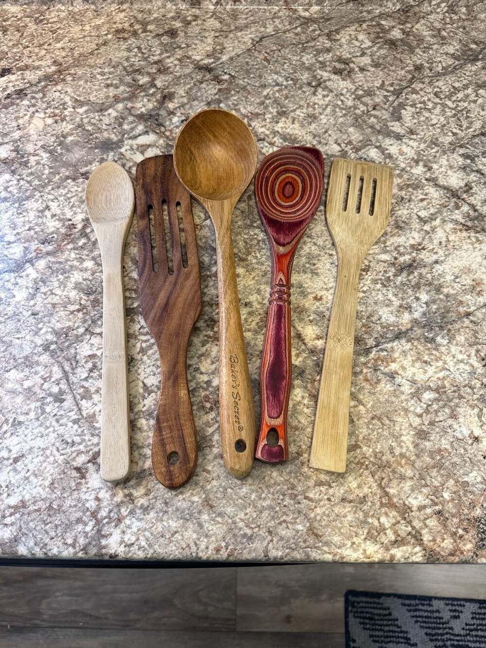 Baker's Secret Mixed Wood Kitchen Utensil Set - 5 Piece Wood and Bamboo Spoons a